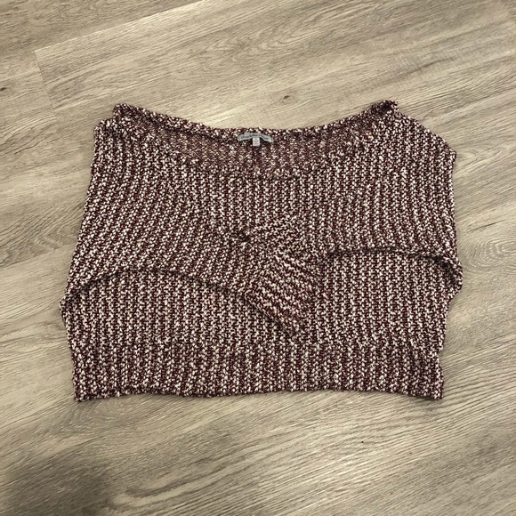 Charlotte Russe Sweaters - 💥 3/$25 Charlotte Russe Batwing Cropped Sweater